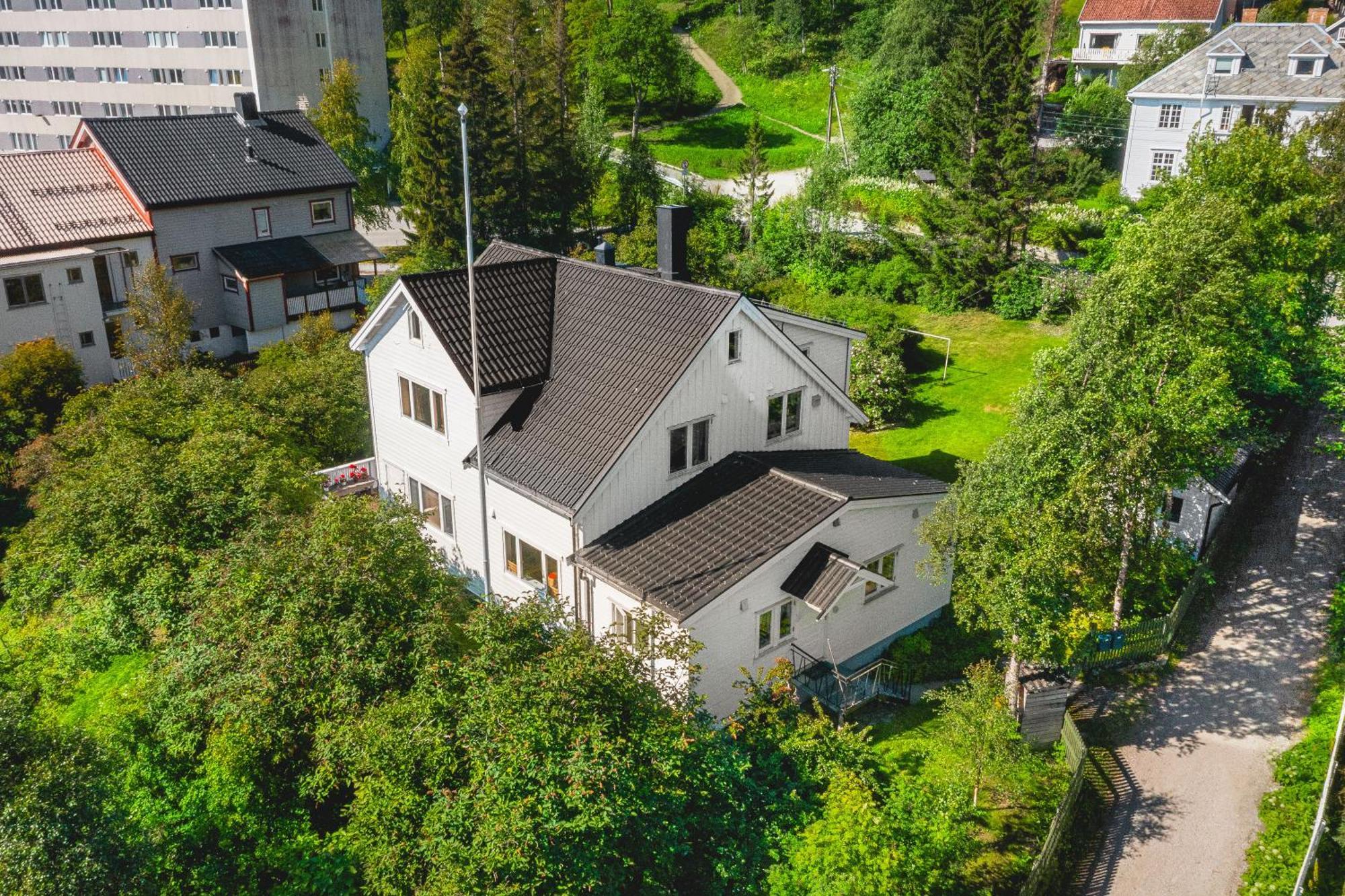 Historical Villa & Green Sanctuary In City Center Tromsø Kültér fotó