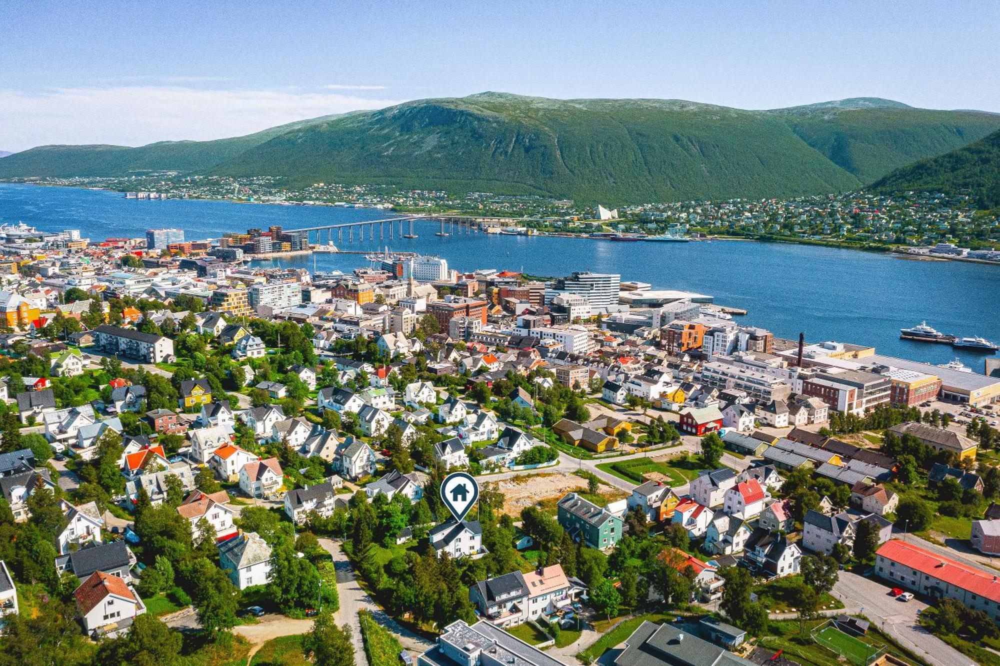 Historical Villa & Green Sanctuary In City Center Tromsø Kültér fotó